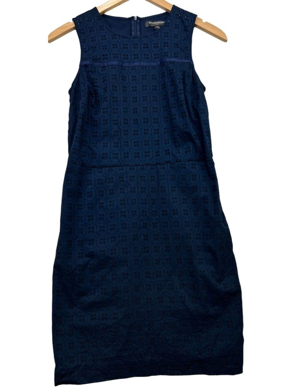 Banana Republic Women's Eyelet Mini Shift Dress Sleeveless Back Zip Size 2 Navy